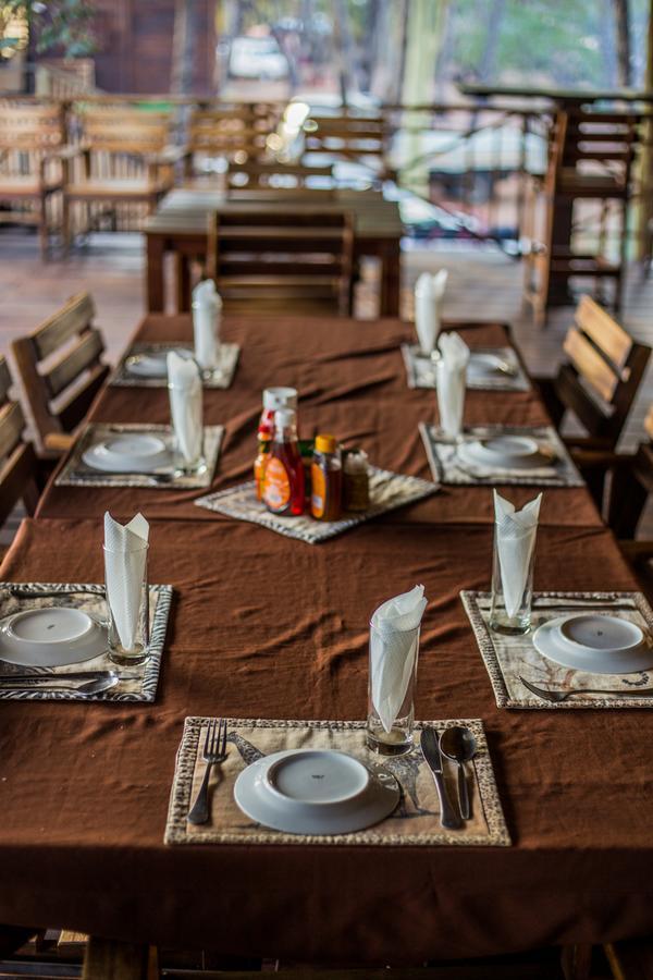 Epupa Falls Lodge Ngoại thất bức ảnh