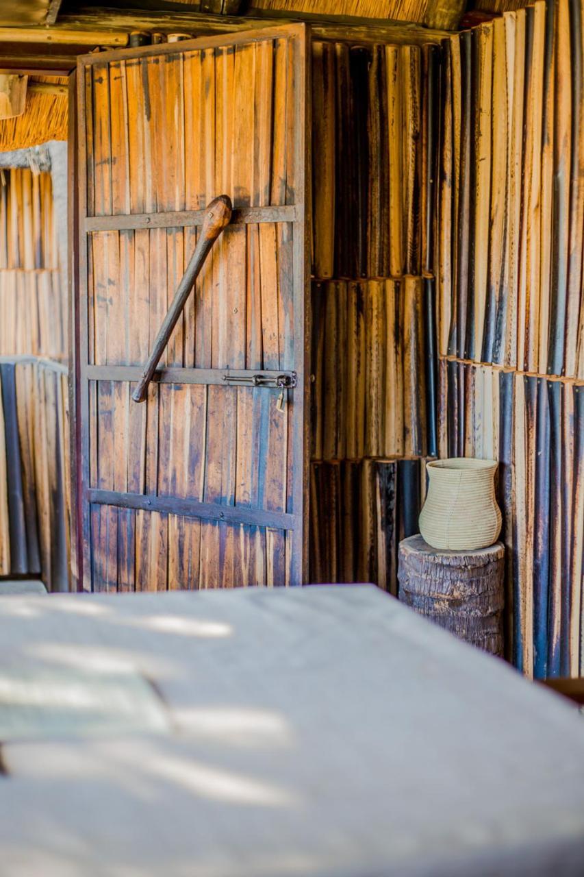 Epupa Falls Lodge Ngoại thất bức ảnh